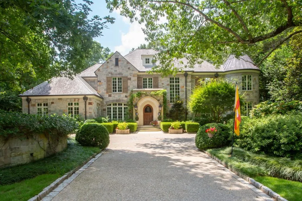 6 Powers Chase Circle, Sandy Springs, Georgia 30327, 4 Bedrooms Bedrooms, ,4 BathroomsBathrooms,Residential,Sold,6 Powers Chase Circle,6894293