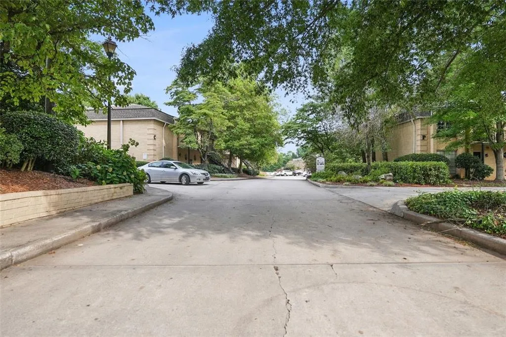 5400 Roswell Road Unit N6, Sandy Springs, Georgia 30342, 2 Bedrooms Bedrooms, ,2 BathroomsBathrooms,Residential,Sold,5400 Roswell Road Unit N6,7083919 5400 Roswell Road Unit N6, Sandy Springs, Georgia 30342, 2 Bedrooms Bedrooms, ,2 BathroomsBathrooms,Residential,Sold,5400 Roswell Road Unit N6,7083919