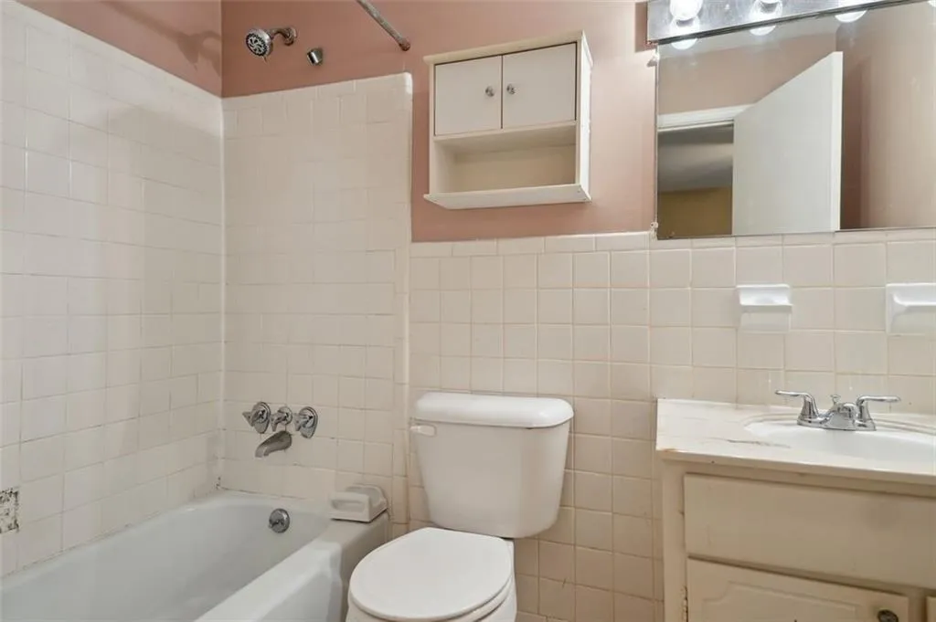 5400 Roswell Road Unit N6, Sandy Springs, Georgia 30342, 2 Bedrooms Bedrooms, ,2 BathroomsBathrooms,Residential,Sold,5400 Roswell Road Unit N6,7083919 5400 Roswell Road Unit N6, Sandy Springs, Georgia 30342, 2 Bedrooms Bedrooms, ,2 BathroomsBathrooms,Residential,Sold,5400 Roswell Road Unit N6,7083919