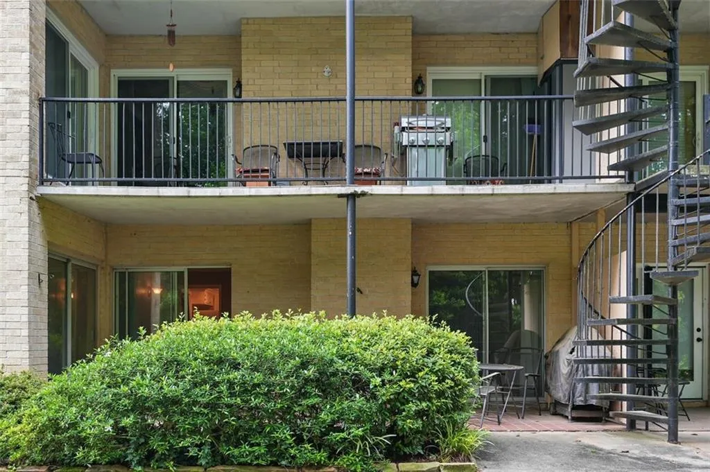 5400 Roswell Road Unit N6, Sandy Springs, Georgia 30342, 2 Bedrooms Bedrooms, ,2 BathroomsBathrooms,Residential,Sold,5400 Roswell Road Unit N6,7083919 5400 Roswell Road Unit N6, Sandy Springs, Georgia 30342, 2 Bedrooms Bedrooms, ,2 BathroomsBathrooms,Residential,Sold,5400 Roswell Road Unit N6,7083919