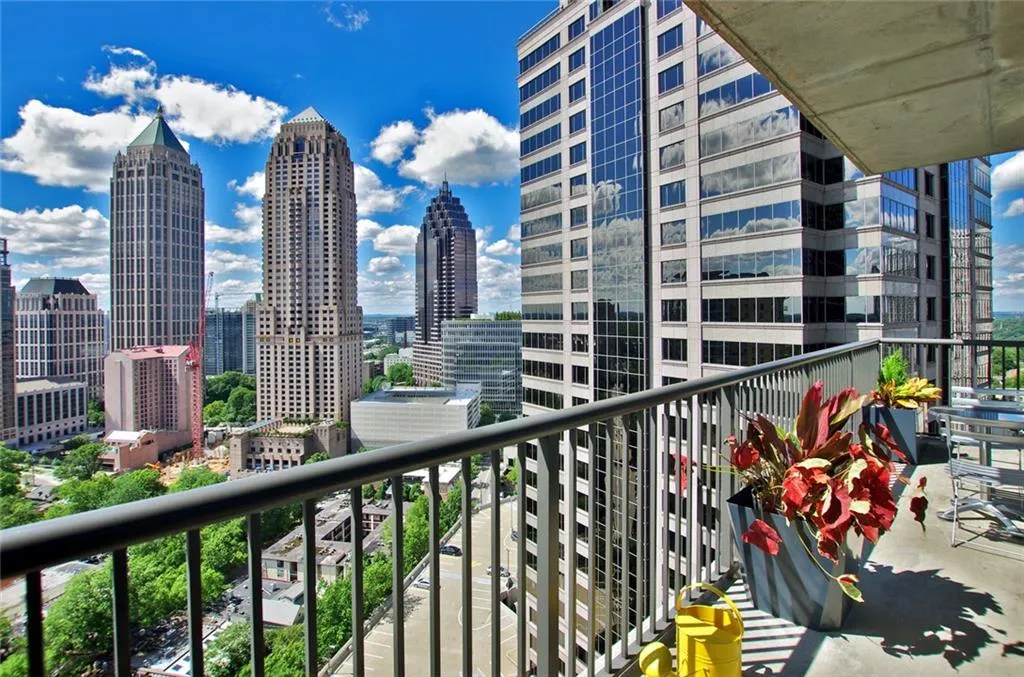 1080 Peachtree Street Ne Unit 2002, Atlanta, Georgia 30309, 2 Bedrooms Bedrooms, ,2 BathroomsBathrooms,Residential,Sold,1080 Peachtree Street Ne Unit 2002,5854983
