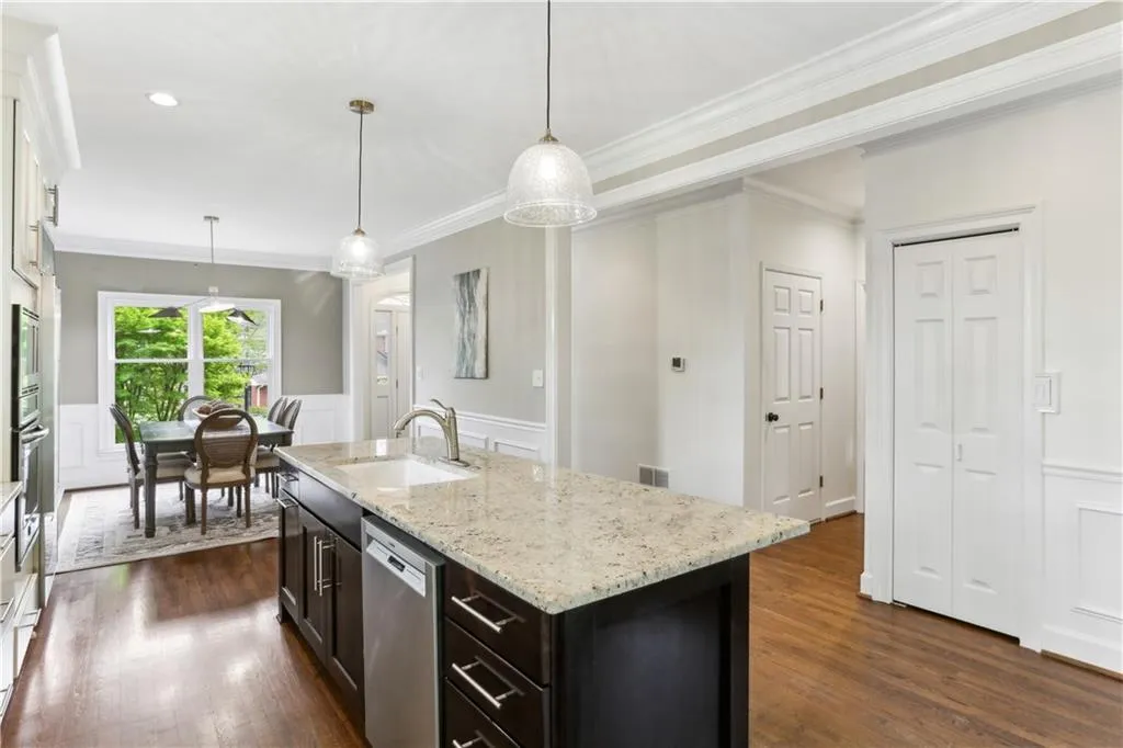 44 Pointe Terrace Se, Atlanta, Georgia 30339, 4 Bedrooms Bedrooms, ,2 BathroomsBathrooms,Residential,For Sale,44 Pointe Terrace Se,7549266