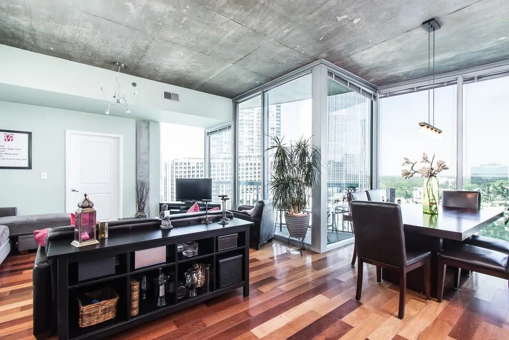 3324 Peachtree Road Ne Unit 1118, Atlanta, Georgia 30326, 2 Bedrooms Bedrooms, ,2 BathroomsBathrooms,Residential,Sold,3324 Peachtree Road Ne Unit 1118,6036243