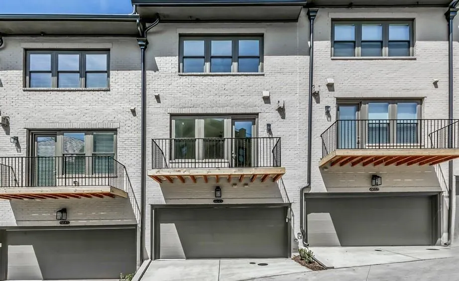 6649 Encore Boulevard Unit 86, Sandy Springs, Georgia 30328, 2 Bedrooms Bedrooms, ,3 BathroomsBathrooms,Residential,Sold,6649 Encore Boulevard Unit 86,6517495