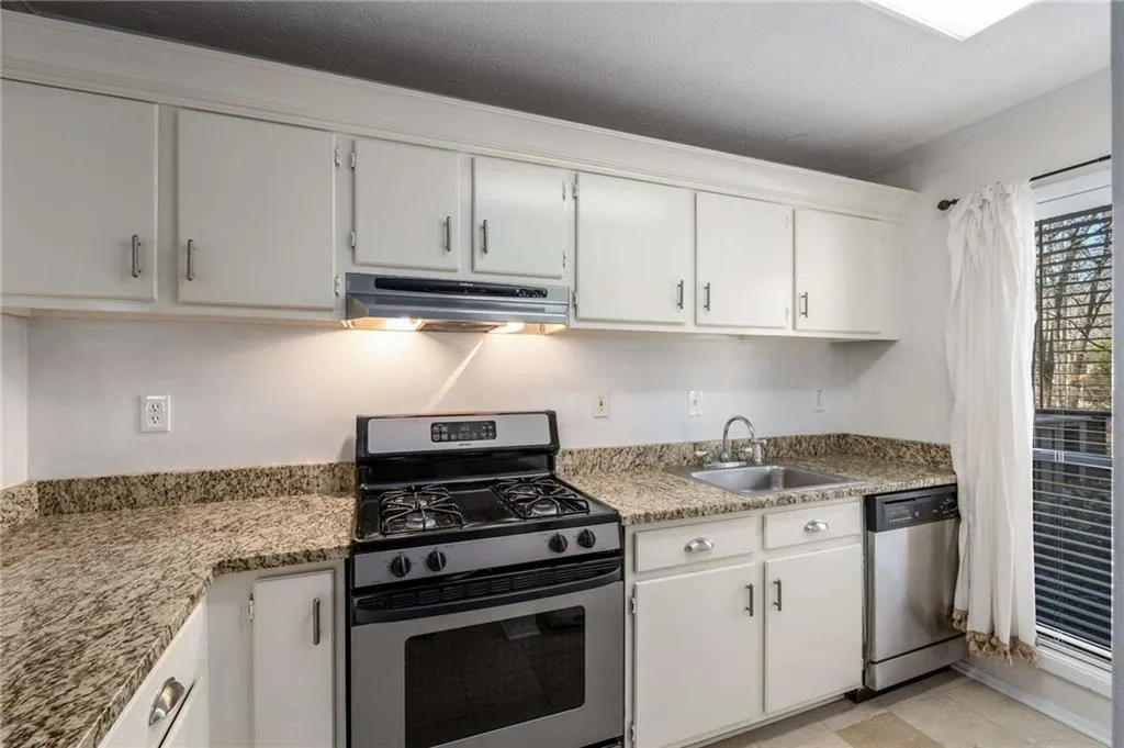 707 Woodcliff Drive, Atlanta, Georgia 30350, 1 Bedroom Bedrooms, ,1 BathroomBathrooms,Residential,For Sale,707 Woodcliff Drive,7532500