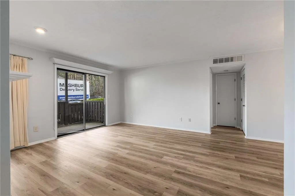 707 Woodcliff Drive, Atlanta, Georgia 30350, 1 Bedroom Bedrooms, ,1 BathroomBathrooms,Residential,For Sale,707 Woodcliff Drive,7532500