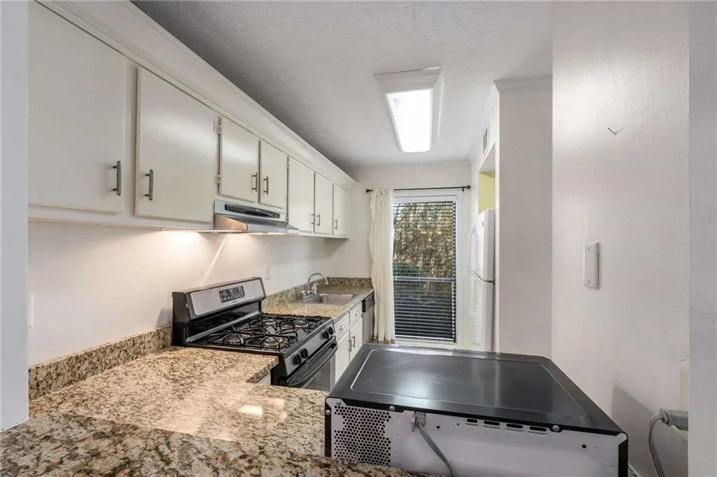 707 Woodcliff Drive, Atlanta, Georgia 30350, 1 Bedroom Bedrooms, ,1 BathroomBathrooms,Residential,For Sale,707 Woodcliff Drive,7532500