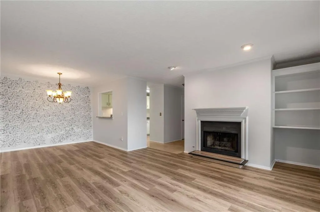 707 Woodcliff Drive, Atlanta, Georgia 30350, 1 Bedroom Bedrooms, ,1 BathroomBathrooms,Residential,For Sale,707 Woodcliff Drive,7532500