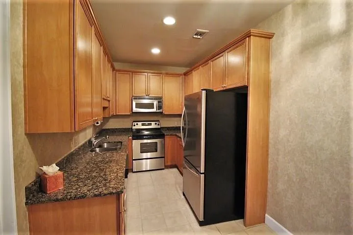 3071 Lenox Road Ne Unit 44, Atlanta, Georgia 30324, 2 Bedrooms Bedrooms, ,2 BathroomsBathrooms,Residential,Sold,3071 Lenox Road Ne Unit 44,6014080
