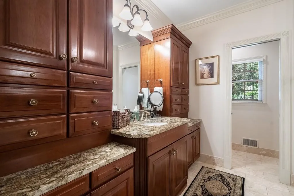 7150 Cherry Bluff Drive, Sandy Springs, Georgia 30350, 3 Bedrooms Bedrooms, ,3 BathroomsBathrooms,Residential,Sold,7150 Cherry Bluff Drive,6793789