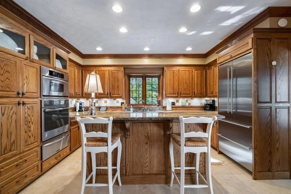 7150 Cherry Bluff Drive, Sandy Springs, Georgia 30350, 3 Bedrooms Bedrooms, ,3 BathroomsBathrooms,Residential,Sold,7150 Cherry Bluff Drive,6793789