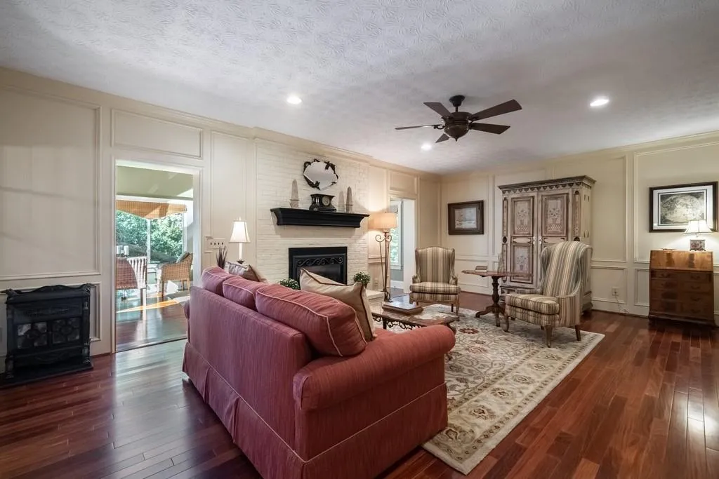 7150 Cherry Bluff Drive, Sandy Springs, Georgia 30350, 3 Bedrooms Bedrooms, ,3 BathroomsBathrooms,Residential,Sold,7150 Cherry Bluff Drive,6793789