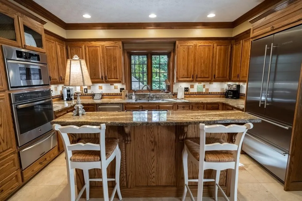 7150 Cherry Bluff Drive, Sandy Springs, Georgia 30350, 3 Bedrooms Bedrooms, ,3 BathroomsBathrooms,Residential,Sold,7150 Cherry Bluff Drive,6793789