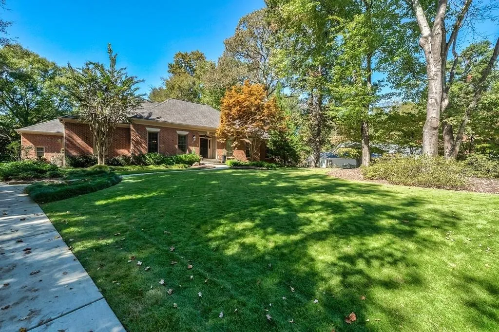 7150 Cherry Bluff Drive, Sandy Springs, Georgia 30350, 3 Bedrooms Bedrooms, ,3 BathroomsBathrooms,Residential,Sold,7150 Cherry Bluff Drive,6793789