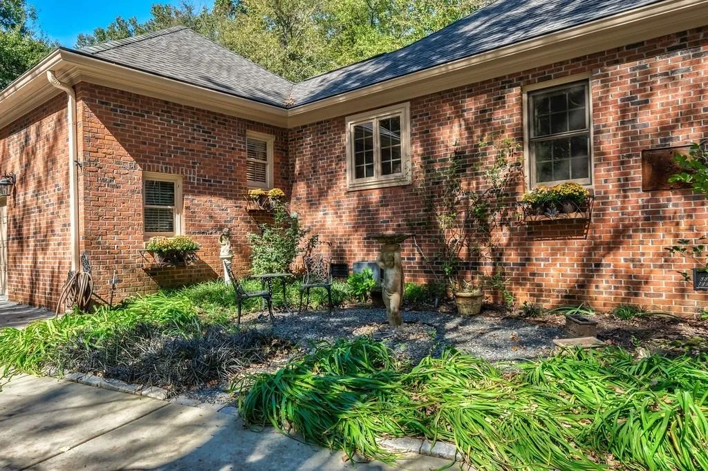 7150 Cherry Bluff Drive, Sandy Springs, Georgia 30350, 3 Bedrooms Bedrooms, ,3 BathroomsBathrooms,Residential,Sold,7150 Cherry Bluff Drive,6793789