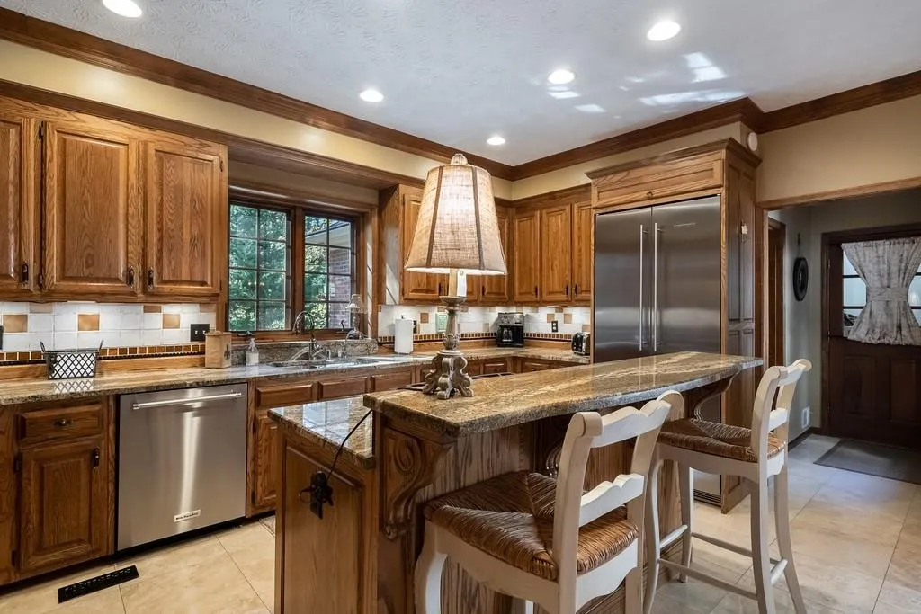7150 Cherry Bluff Drive, Sandy Springs, Georgia 30350, 3 Bedrooms Bedrooms, ,3 BathroomsBathrooms,Residential,Sold,7150 Cherry Bluff Drive,6793789