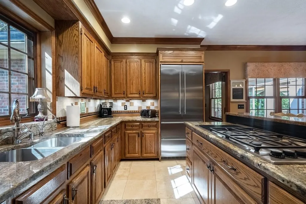 7150 Cherry Bluff Drive, Sandy Springs, Georgia 30350, 3 Bedrooms Bedrooms, ,3 BathroomsBathrooms,Residential,Sold,7150 Cherry Bluff Drive,6793789