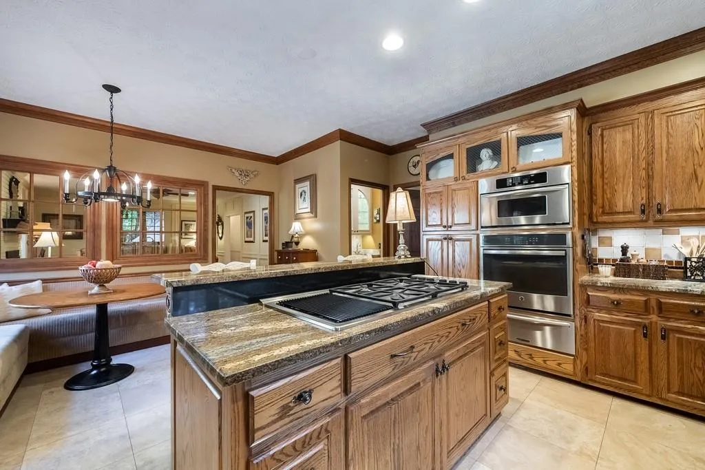 7150 Cherry Bluff Drive, Sandy Springs, Georgia 30350, 3 Bedrooms Bedrooms, ,3 BathroomsBathrooms,Residential,Sold,7150 Cherry Bluff Drive,6793789