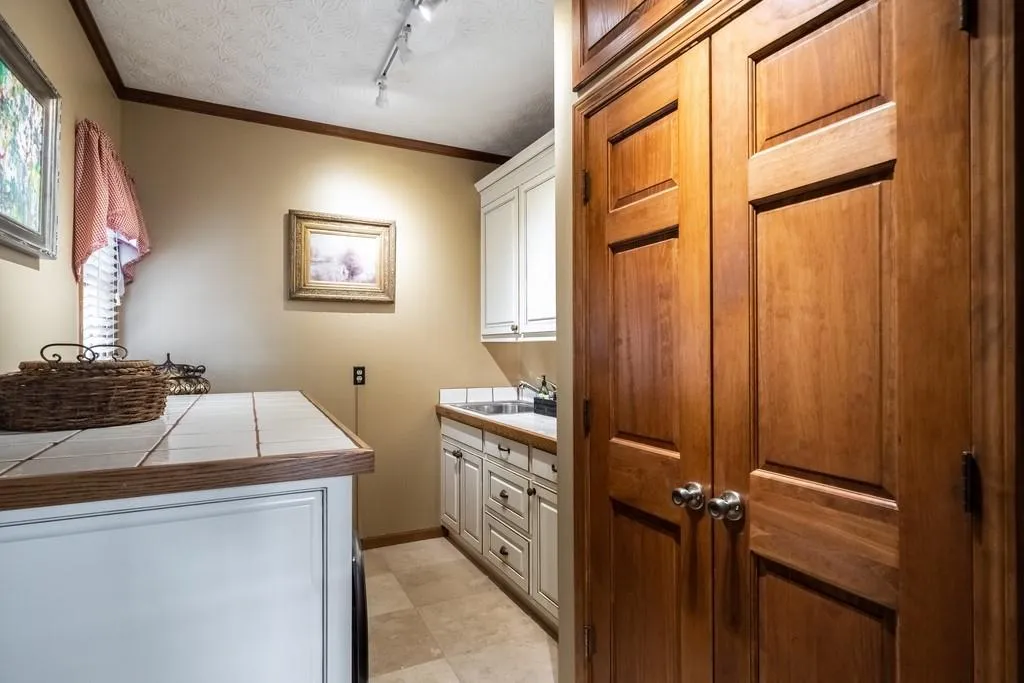 7150 Cherry Bluff Drive, Sandy Springs, Georgia 30350, 3 Bedrooms Bedrooms, ,3 BathroomsBathrooms,Residential,Sold,7150 Cherry Bluff Drive,6793789