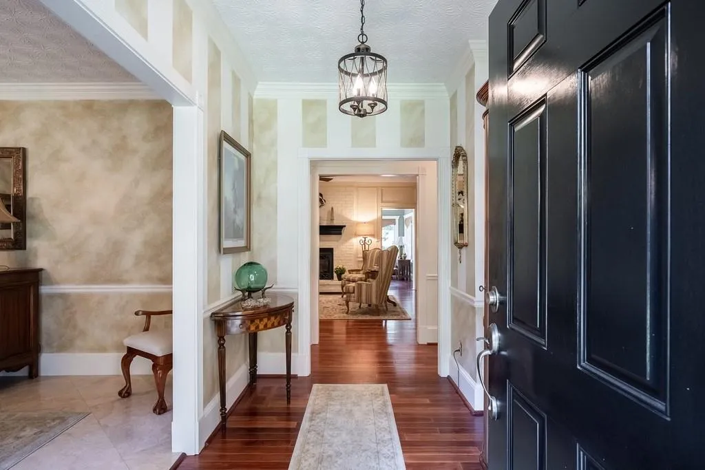 7150 Cherry Bluff Drive, Sandy Springs, Georgia 30350, 3 Bedrooms Bedrooms, ,3 BathroomsBathrooms,Residential,Sold,7150 Cherry Bluff Drive,6793789