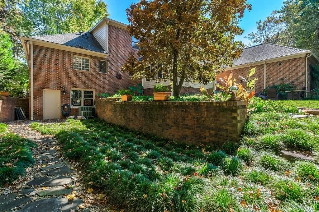 7150 Cherry Bluff Drive, Sandy Springs, Georgia 30350, 3 Bedrooms Bedrooms, ,3 BathroomsBathrooms,Residential,Sold,7150 Cherry Bluff Drive,6793789