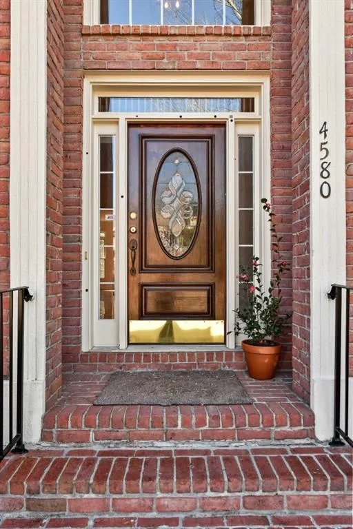 4580 Windsor Gate Court Ne, Sandy Springs, Georgia 30342, 5 Bedrooms Bedrooms, ,3 BathroomsBathrooms,Residential,Sold,4580 Windsor Gate Court Ne,6991265