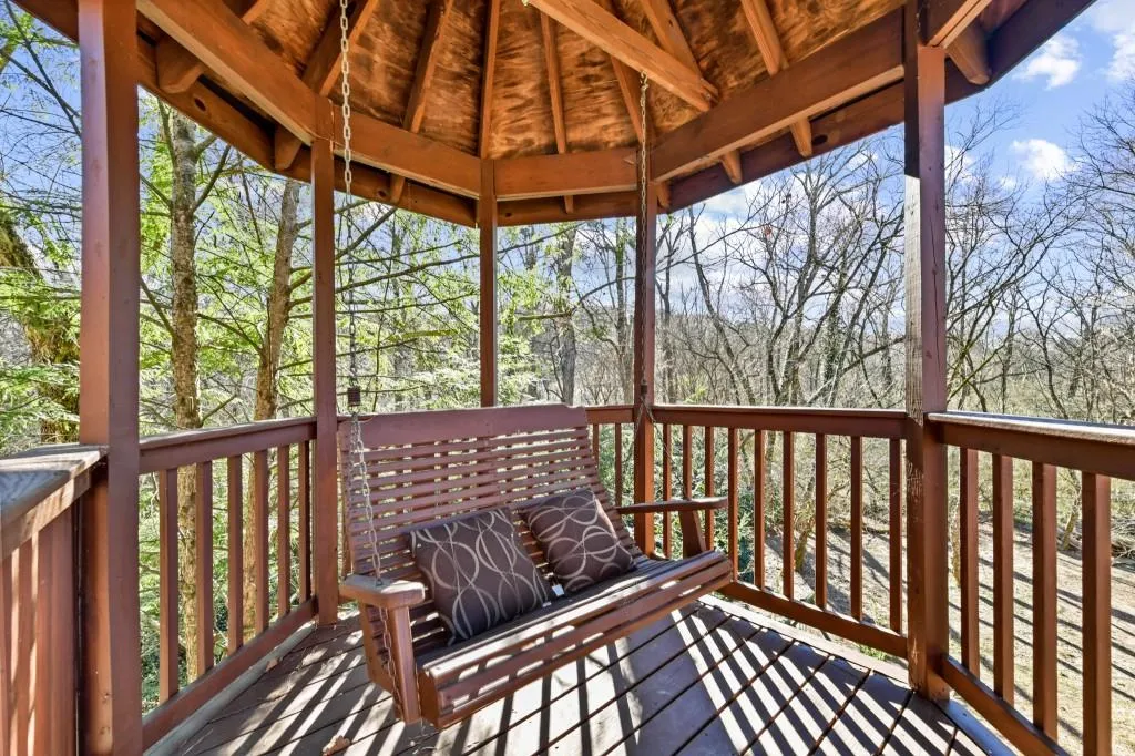 4580 Windsor Gate Court Ne, Sandy Springs, Georgia 30342, 5 Bedrooms Bedrooms, ,3 BathroomsBathrooms,Residential,Sold,4580 Windsor Gate Court Ne,6991265