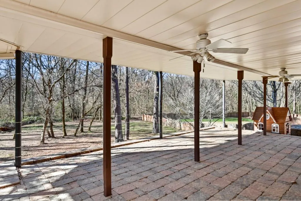 4580 Windsor Gate Court Ne, Sandy Springs, Georgia 30342, 5 Bedrooms Bedrooms, ,3 BathroomsBathrooms,Residential,Sold,4580 Windsor Gate Court Ne,6991265