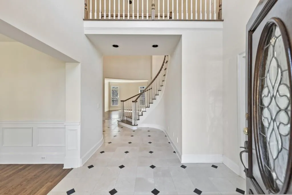 4580 Windsor Gate Court Ne, Sandy Springs, Georgia 30342, 5 Bedrooms Bedrooms, ,3 BathroomsBathrooms,Residential,Sold,4580 Windsor Gate Court Ne,6991265