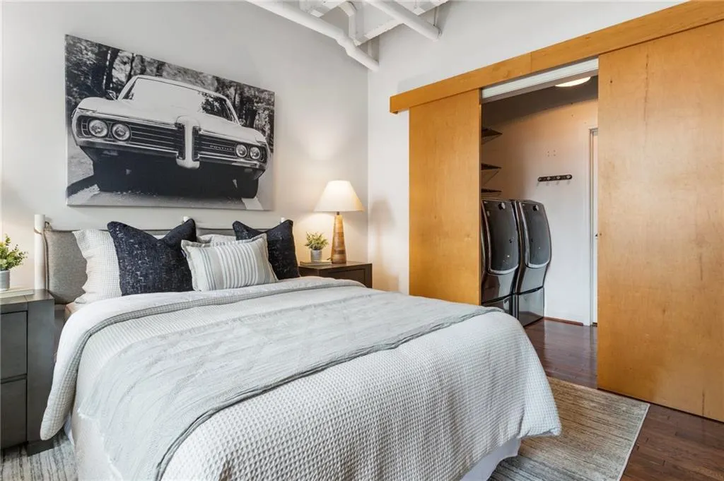 878 Peachtree Street Ne Unit 704, Atlanta, Georgia 30309, 2 Bedrooms Bedrooms, ,1 BathroomBathrooms,Residential,For Sale,878 Peachtree Street Ne Unit 704,7590209