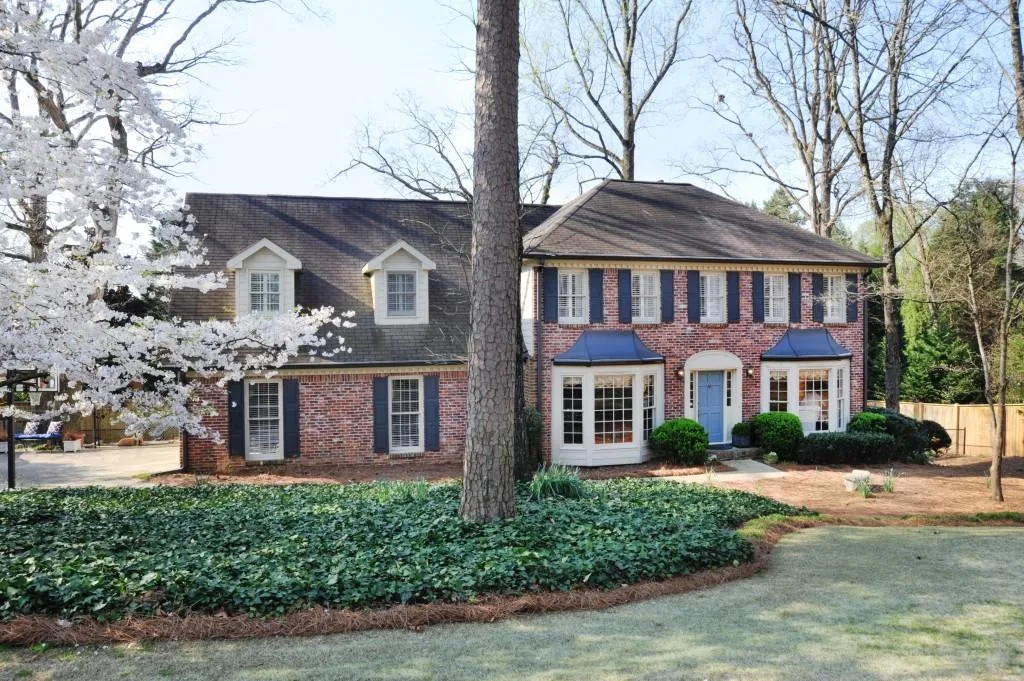 5105 Baroque Circle, Atlanta, Georgia 30342, 5 Bedrooms Bedrooms, ,3 BathroomsBathrooms,Residential,Sold,5105 Baroque Circle,6680274