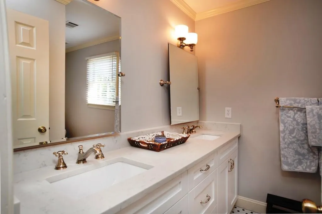 5105 Baroque Circle, Atlanta, Georgia 30342, 5 Bedrooms Bedrooms, ,3 BathroomsBathrooms,Residential,Sold,5105 Baroque Circle,6680274