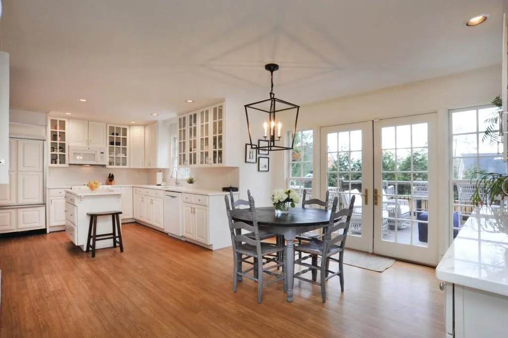 5105 Baroque Circle, Atlanta, Georgia 30342, 5 Bedrooms Bedrooms, ,3 BathroomsBathrooms,Residential,Sold,5105 Baroque Circle,6680274