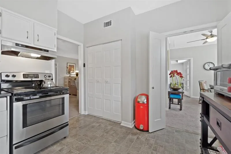 5555 Chemin De Vie, Sandy Springs, Georgia 30342, 2 Bedrooms Bedrooms, ,2 BathroomsBathrooms,Residential,Sold,5555 Chemin De Vie,6636731