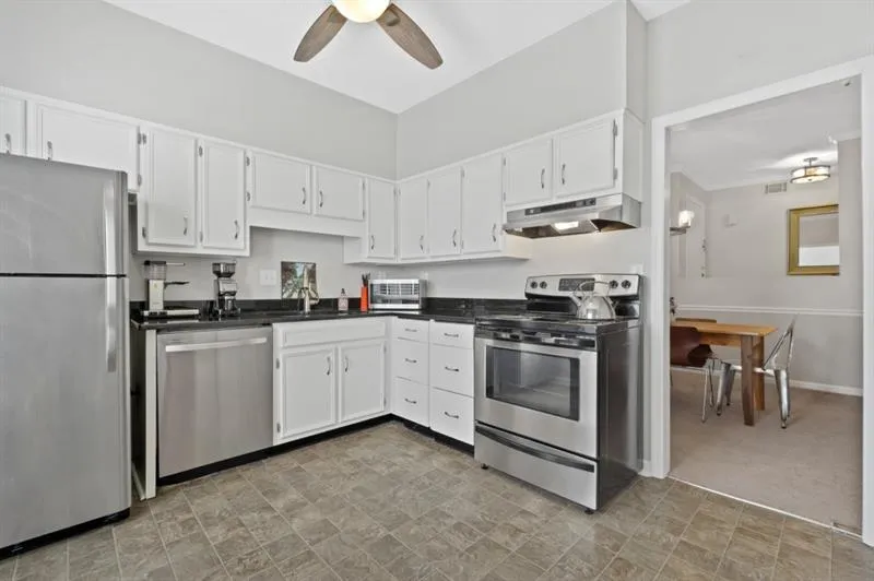 5555 Chemin De Vie, Sandy Springs, Georgia 30342, 2 Bedrooms Bedrooms, ,2 BathroomsBathrooms,Residential,Sold,5555 Chemin De Vie,6636731