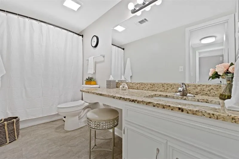 5555 Chemin De Vie, Sandy Springs, Georgia 30342, 2 Bedrooms Bedrooms, ,2 BathroomsBathrooms,Residential,Sold,5555 Chemin De Vie,6636731