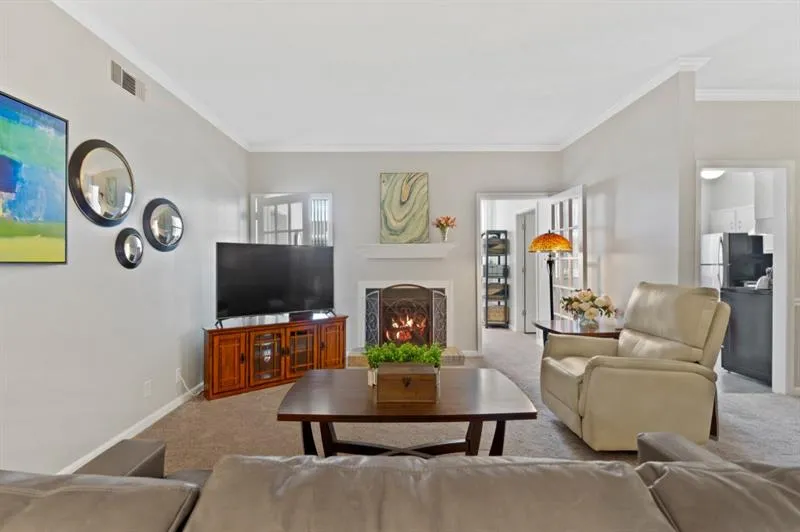 5555 Chemin De Vie, Sandy Springs, Georgia 30342, 2 Bedrooms Bedrooms, ,2 BathroomsBathrooms,Residential,Sold,5555 Chemin De Vie,6636731