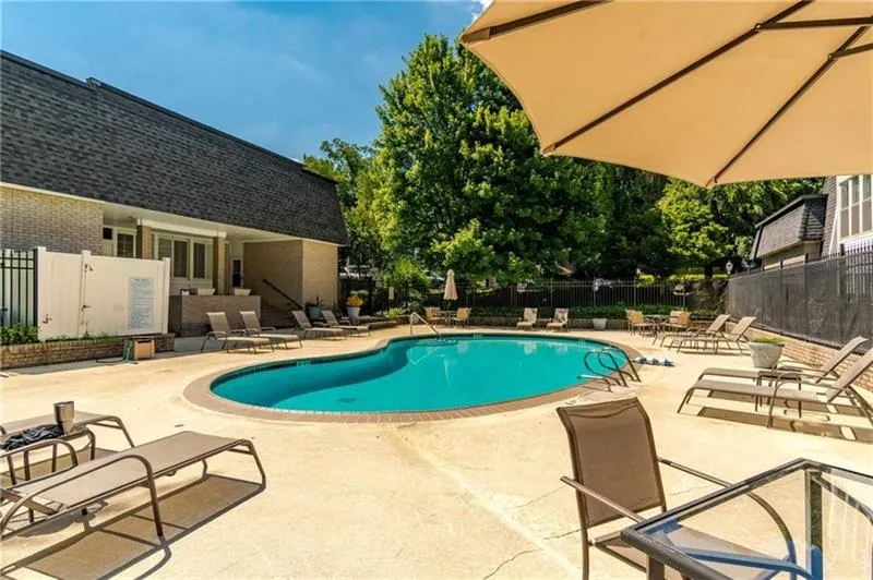 5555 Chemin De Vie, Sandy Springs, Georgia 30342, 2 Bedrooms Bedrooms, ,2 BathroomsBathrooms,Residential,Sold,5555 Chemin De Vie,6636731