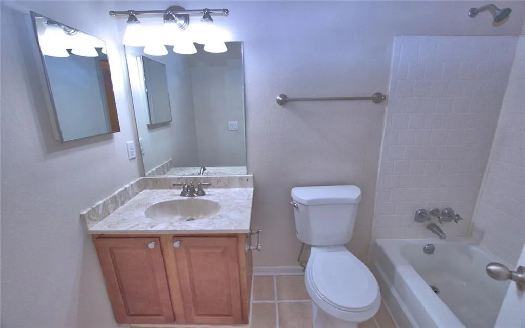 6900 Roswell Road Unit J1, Atlanta, Georgia 30328, 2 Bedrooms Bedrooms, ,2 BathroomsBathrooms,Residential,Sold,6900 Roswell Road Unit J1,5923296