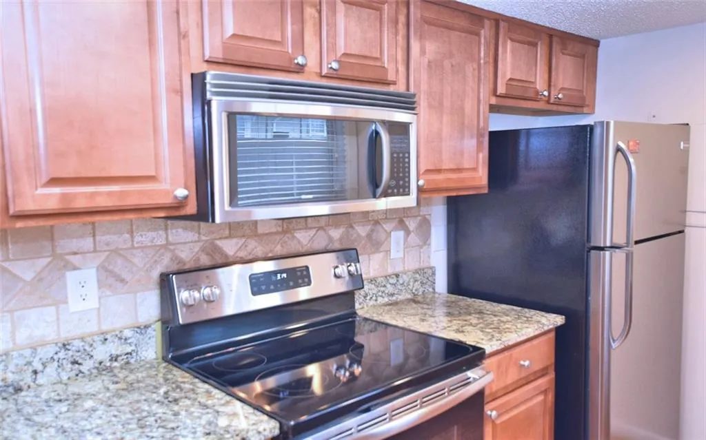 6900 Roswell Road Unit J1, Atlanta, Georgia 30328, 2 Bedrooms Bedrooms, ,2 BathroomsBathrooms,Residential,Sold,6900 Roswell Road Unit J1,5923296