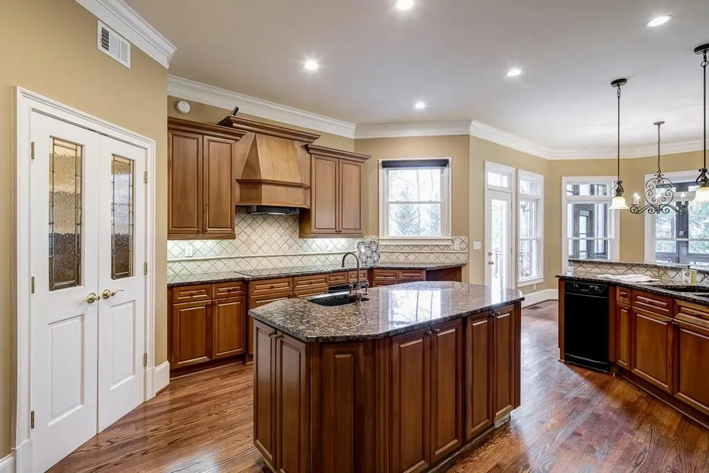 120 Dunwoody Creek Court, Sandy Springs, Georgia 30350, 4 Bedrooms Bedrooms, ,4 BathroomsBathrooms,Residential,Sold,120 Dunwoody Creek Court,5826553