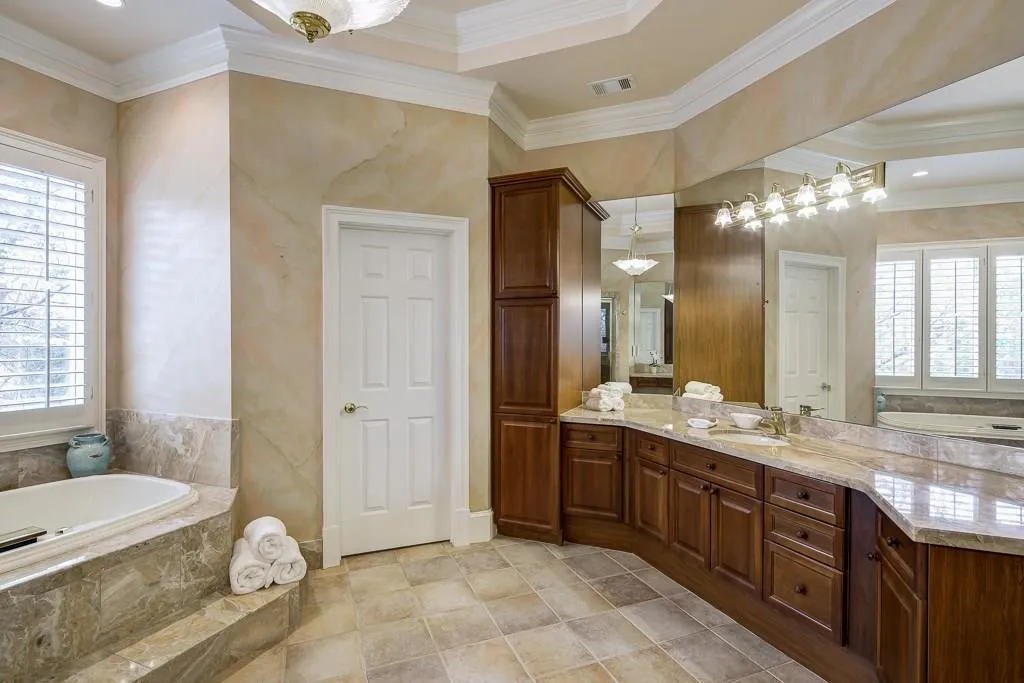 120 Dunwoody Creek Court, Sandy Springs, Georgia 30350, 4 Bedrooms Bedrooms, ,4 BathroomsBathrooms,Residential,Sold,120 Dunwoody Creek Court,5826553