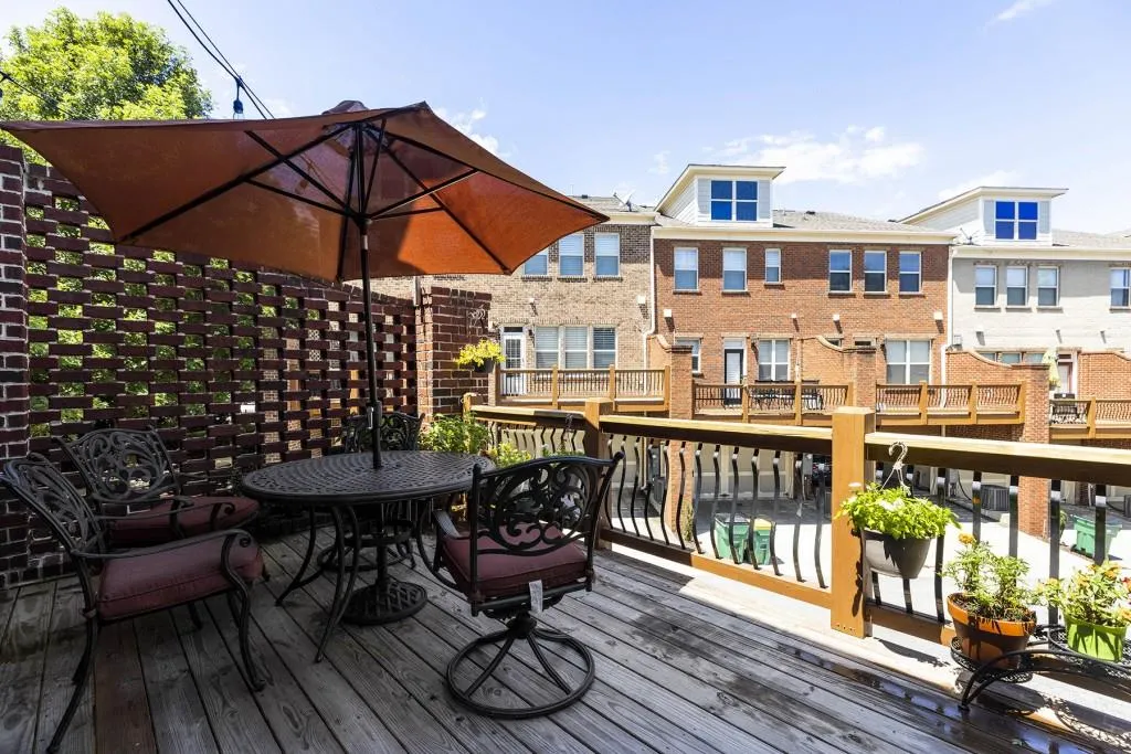 303 Alderwood Lane, Sandy Springs, Georgia 30328, 3 Bedrooms Bedrooms, ,3 BathroomsBathrooms,Residential,Sold,303 Alderwood Lane,6934514