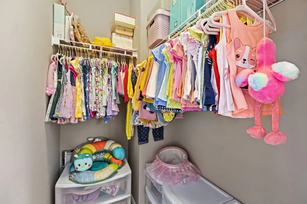 303 Alderwood Lane, Sandy Springs, Georgia 30328, 3 Bedrooms Bedrooms, ,3 BathroomsBathrooms,Residential,Sold,303 Alderwood Lane,6934514