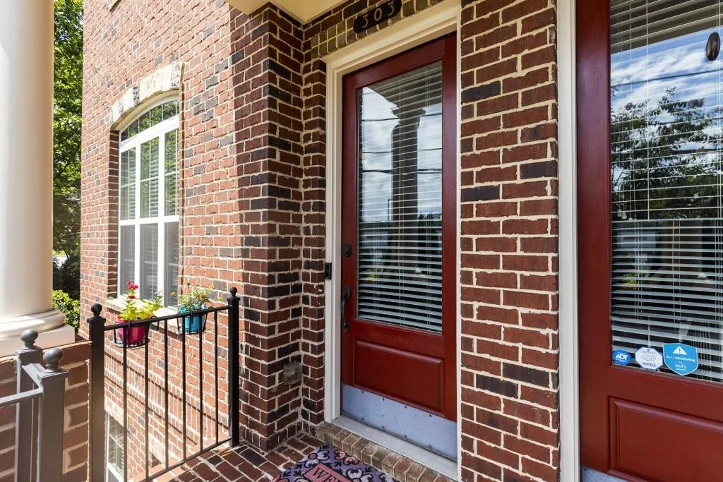 303 Alderwood Lane, Sandy Springs, Georgia 30328, 3 Bedrooms Bedrooms, ,3 BathroomsBathrooms,Residential,Sold,303 Alderwood Lane,6934514