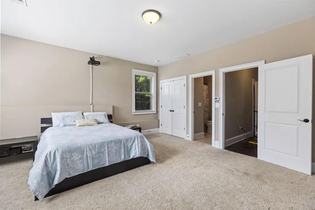 303 Alderwood Lane, Sandy Springs, Georgia 30328, 3 Bedrooms Bedrooms, ,3 BathroomsBathrooms,Residential,Sold,303 Alderwood Lane,6934514