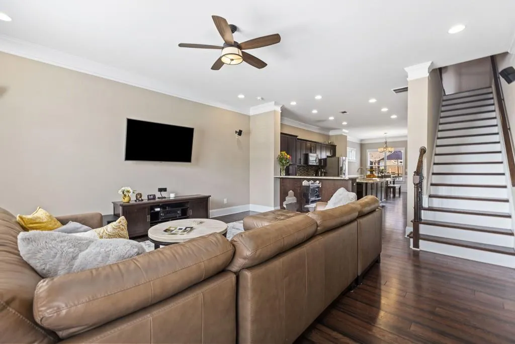 303 Alderwood Lane, Sandy Springs, Georgia 30328, 3 Bedrooms Bedrooms, ,3 BathroomsBathrooms,Residential,Sold,303 Alderwood Lane,6934514