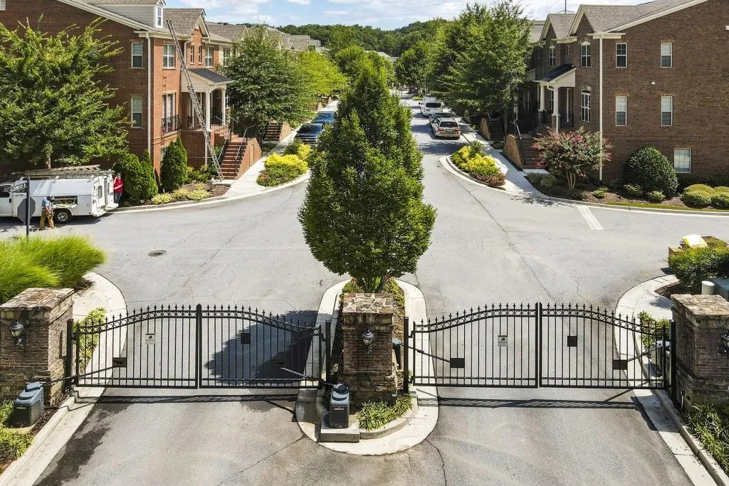 303 Alderwood Lane, Sandy Springs, Georgia 30328, 3 Bedrooms Bedrooms, ,3 BathroomsBathrooms,Residential,Sold,303 Alderwood Lane,6934514