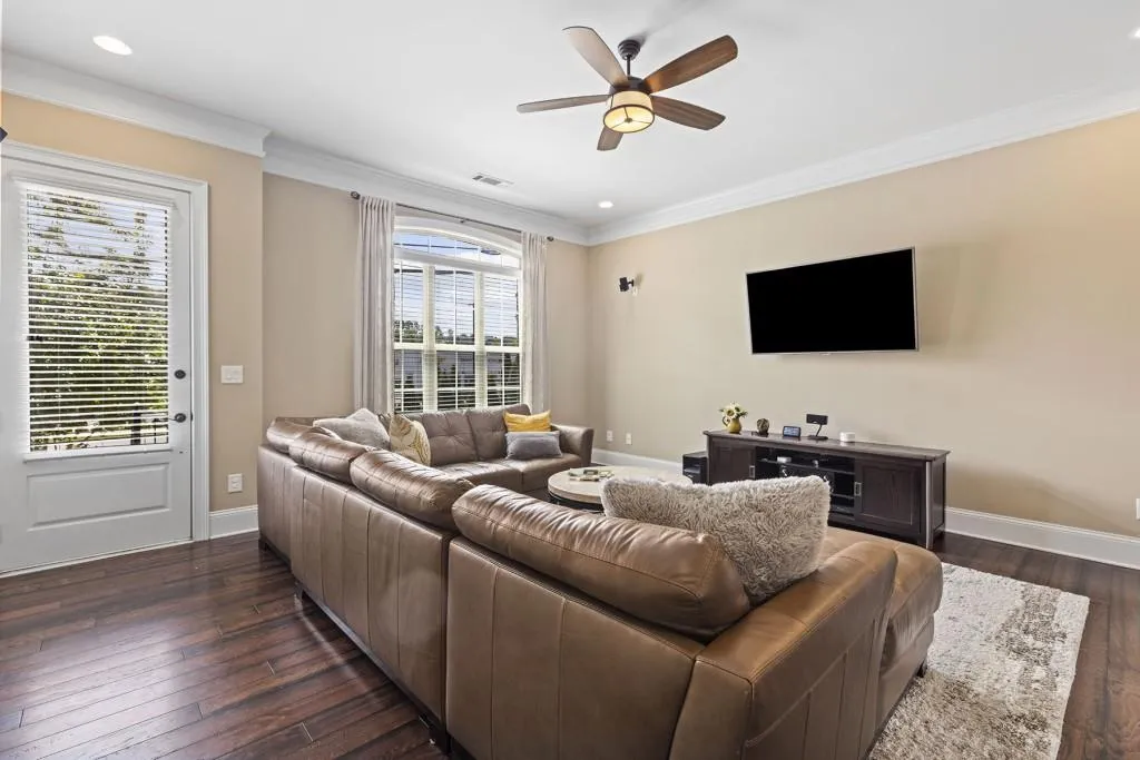 303 Alderwood Lane, Sandy Springs, Georgia 30328, 3 Bedrooms Bedrooms, ,3 BathroomsBathrooms,Residential,Sold,303 Alderwood Lane,6934514