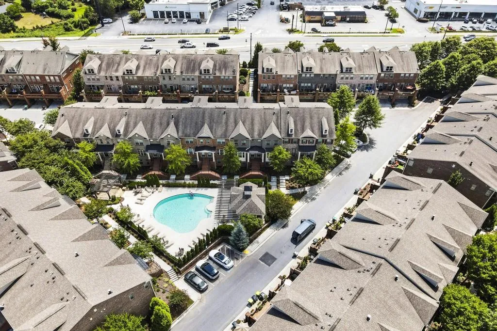 303 Alderwood Lane, Sandy Springs, Georgia 30328, 3 Bedrooms Bedrooms, ,3 BathroomsBathrooms,Residential,Sold,303 Alderwood Lane,6934514